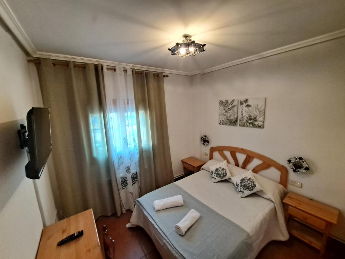 Hostal San Antonio Tragacete Bagian luar foto