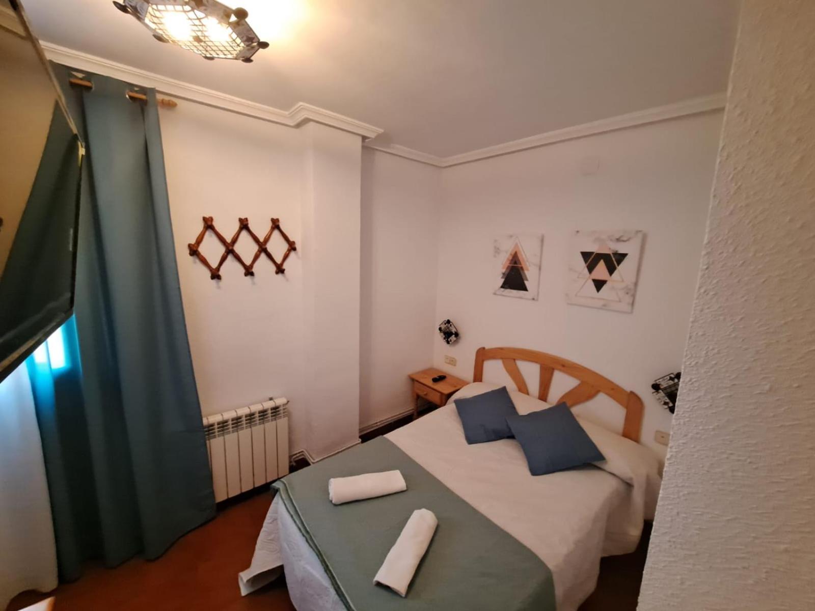 Hostal San Antonio Tragacete Bagian luar foto
